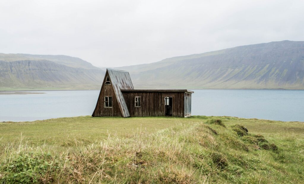 living off the grid in a small house by lake